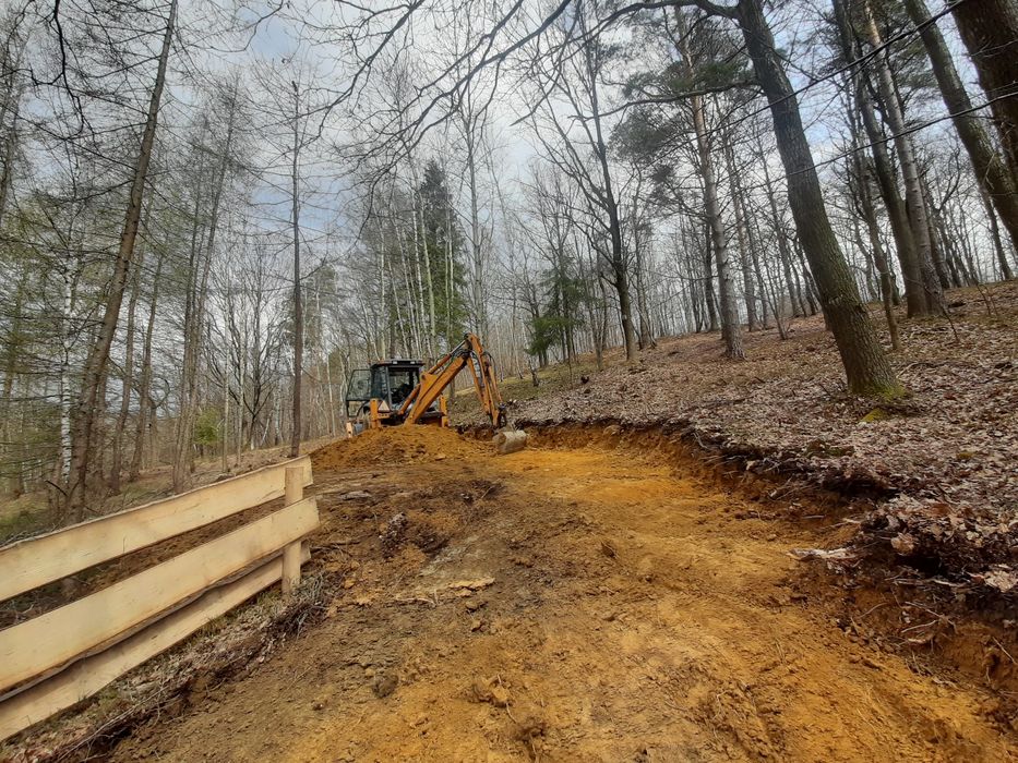 Usługi koparko-ładowarką