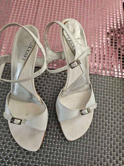 Śliczne sandałki Lasocki rozm 40