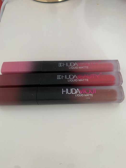 Pomadki do ust huda beauty na wzor rozne kolory zapraszam