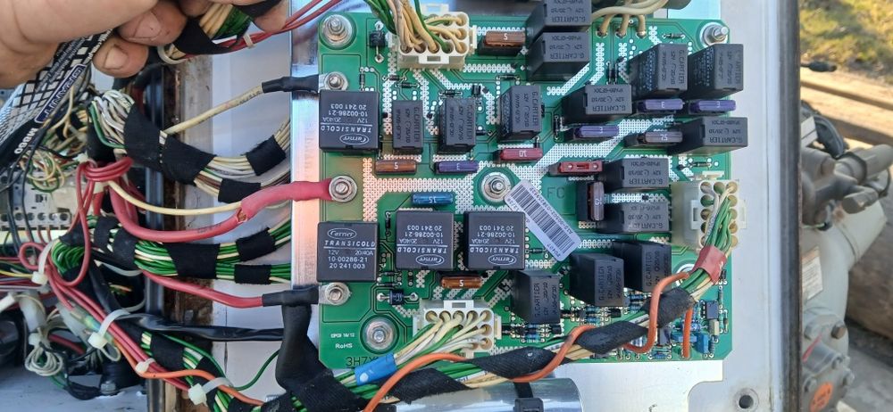 Carrier supra Multi Temperatura  płytka przekaźników