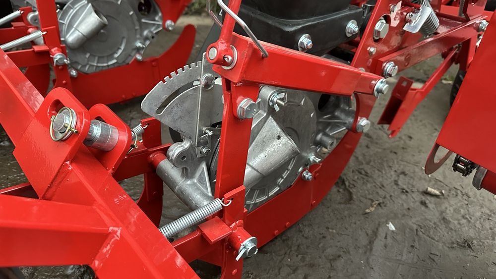 Сівалка універсальна просапна точного висіву УПС-8, УПС-6, УПС-4