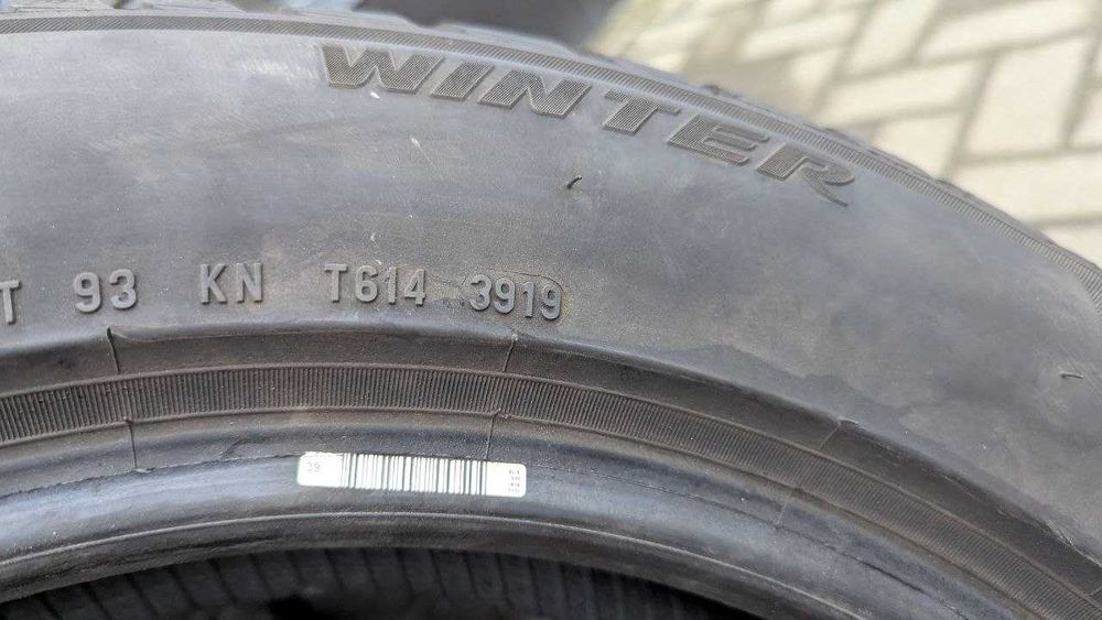 Шини 205/60 R17 93H Pirelli Sottozero 3