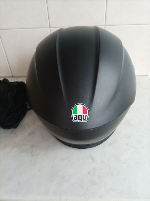 Capatece AGV em carbono