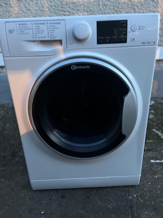 Продається пральна машина Baucknecht 9кг ,вживана в хорошому стані.