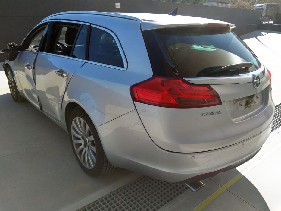 OPEL INSIGNIA A Sports Tourer - 2009 - Para Peças