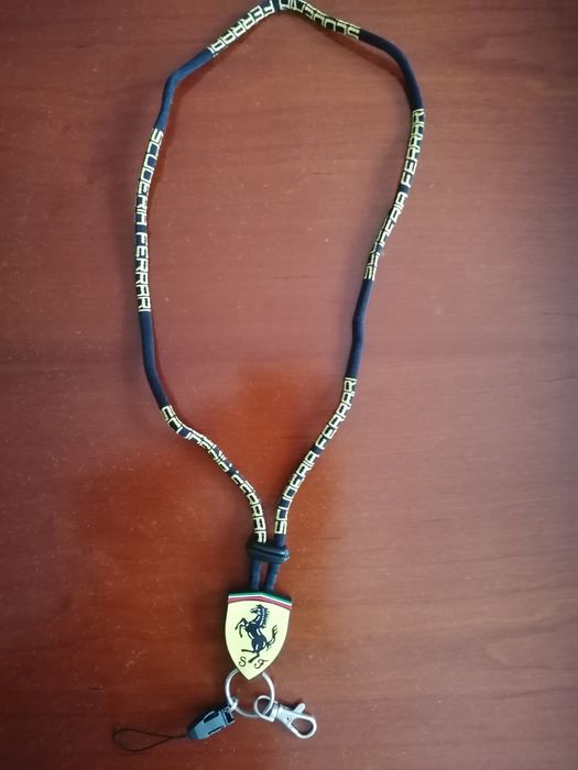 Porta Chaves Ferrari