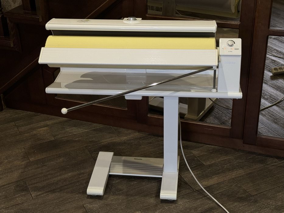 Гладильний каток Miele B990 – професійна якість прасування ідеал