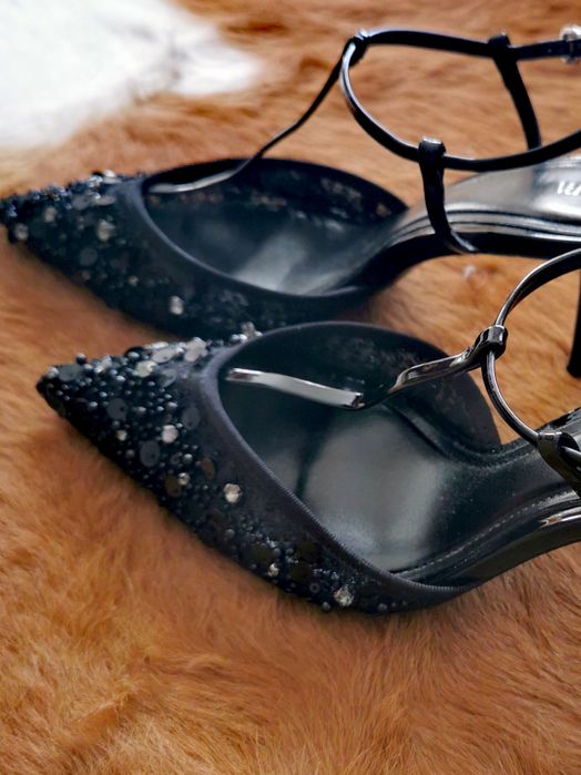 Sapatos de lantejoulas pretos