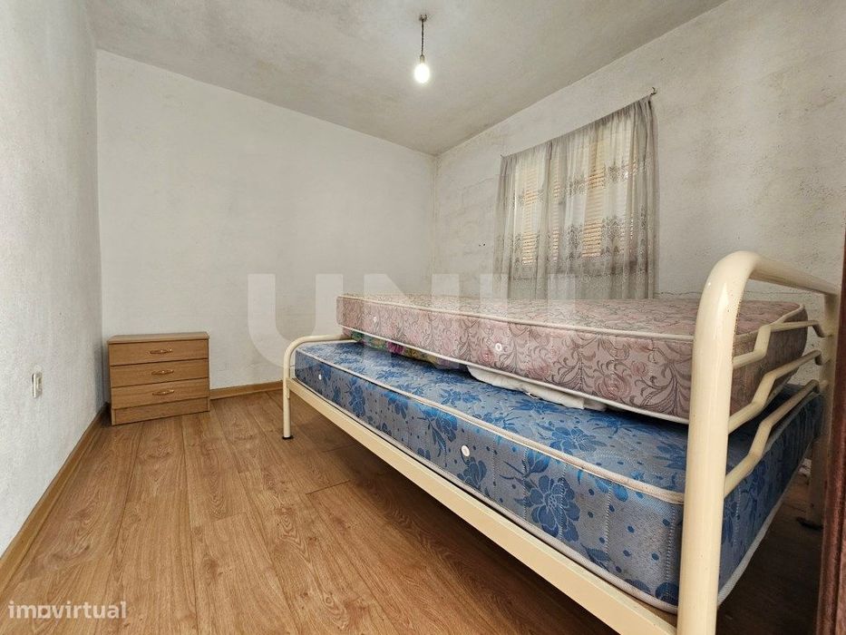 Moradia T3 Térrea com Garagem, Terraço e Logradouro