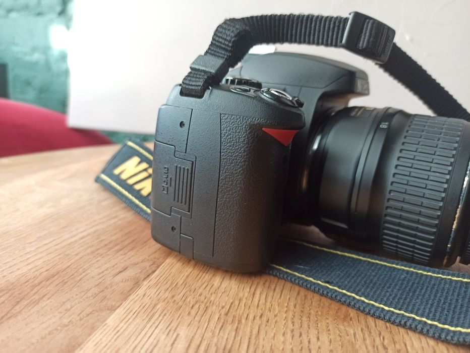 Фотокамера  Nikon D-40