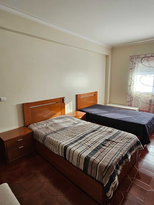 Quarto Duplo p/ 1 ou 2 pessoas (tudo incl.c/ AC) - Vale Flores (21 m2)