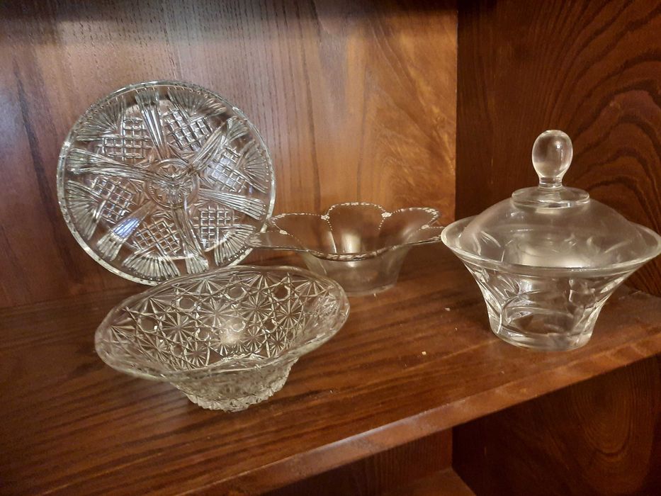 Peças e vidro e cristal