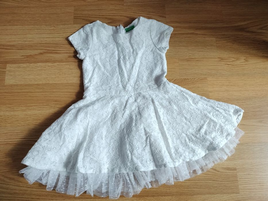 Zestaw ubranek dla dziewczynki w rozmiarze 80