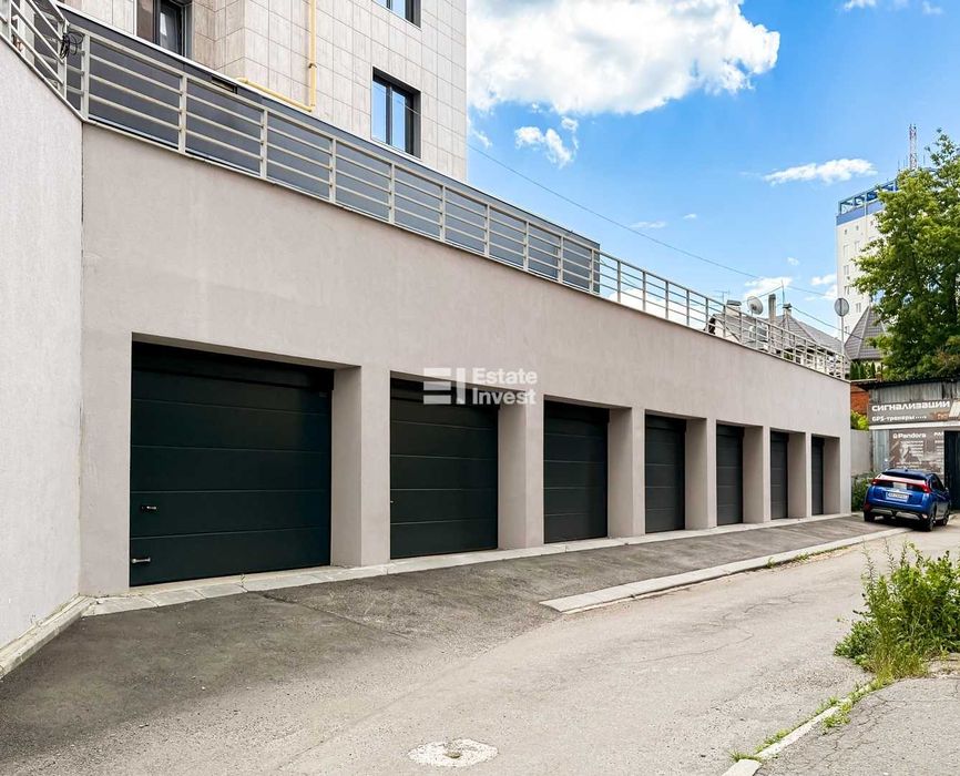 Продам гаражний бокс на вул. Дмитра Антоненка (Мінська), 50.