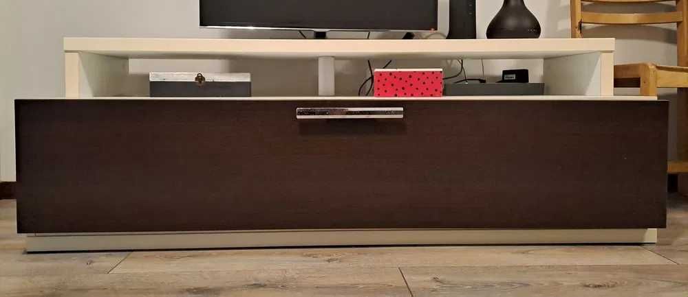 Móvel de TV estilo IKEA