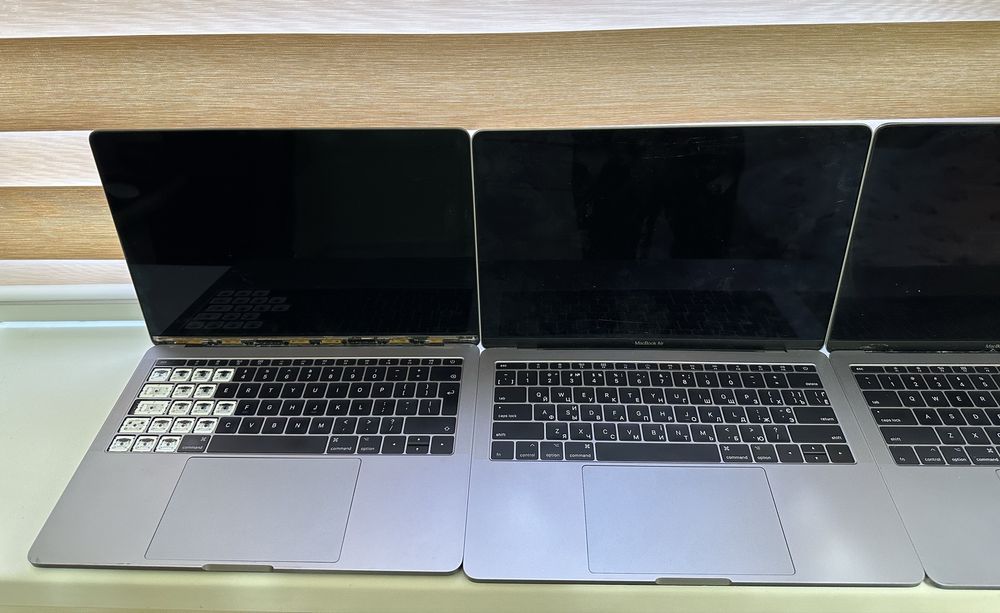 Продам Лот 4 шт Macbook Air/Pro 2016-2017 A1708