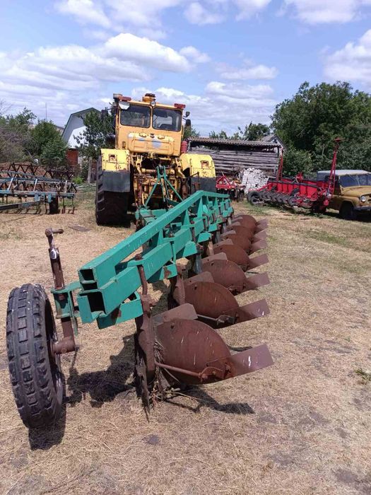 Продам трактор К 700 Кіровець