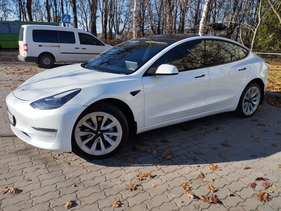 Продам Tesla 3 2021/12