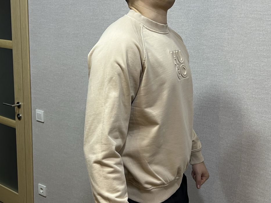 Продам светр Hogo Boss