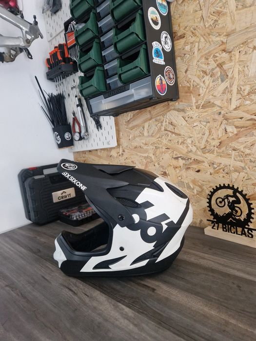 Capacete 661    .