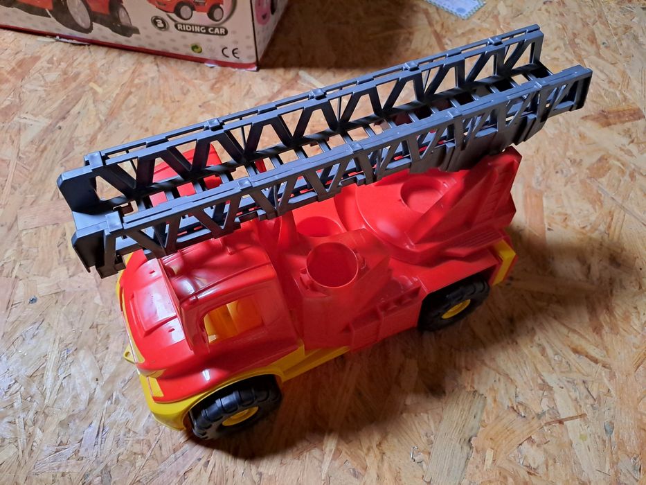 Wader wóz strażacki