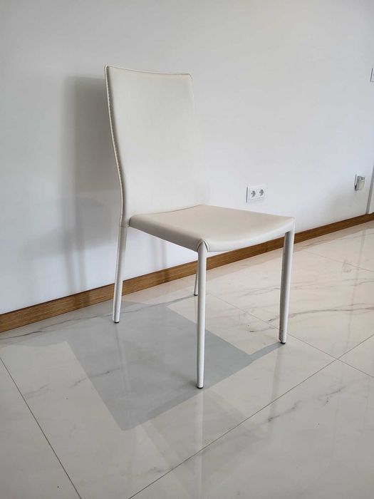 Cadeira cozinha em sintético branco