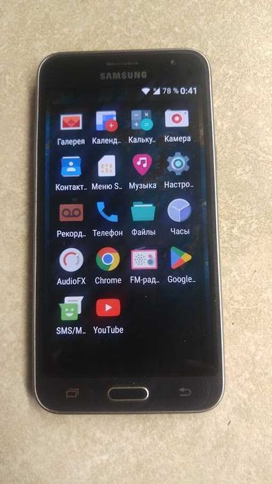 Телефон Samsung Galaxy J3