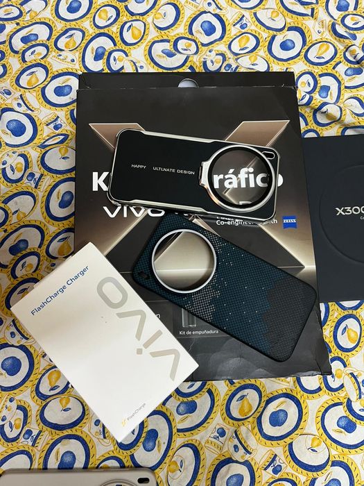 Vivo x300 pro + kit camera