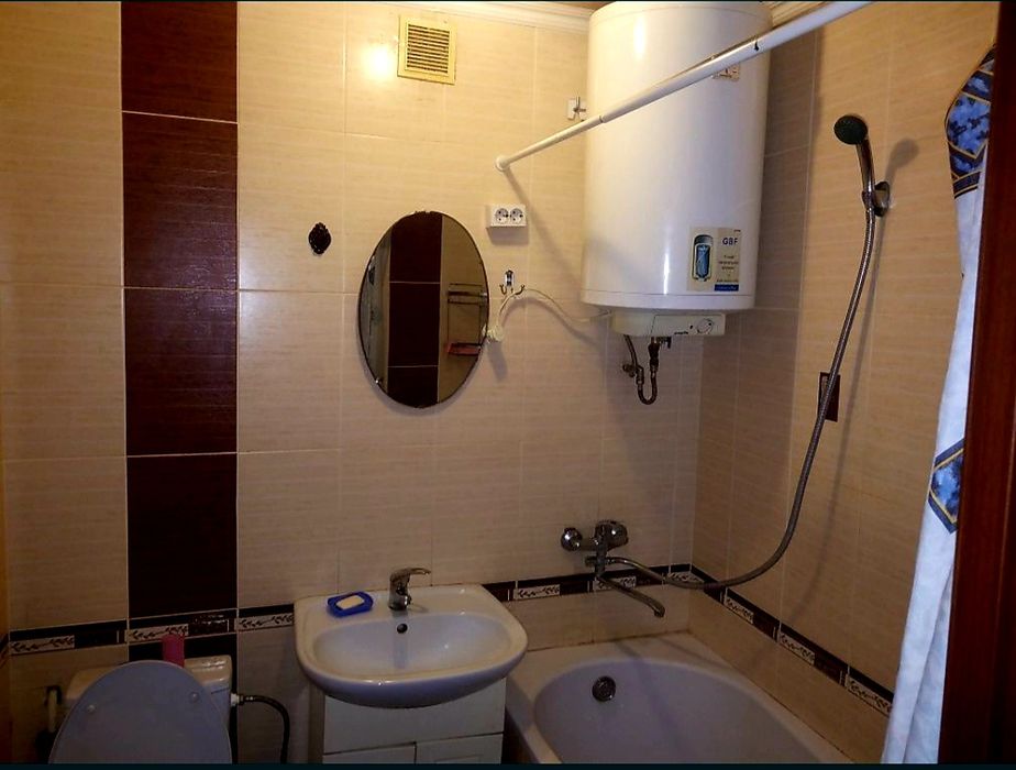 Для 1- 5 чол. на Скальда,15 (Комарова, Парковий проїзд), 1 кімн. кварт