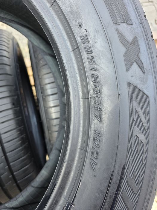 Шини 235/60r17 як нові 8 мм. 23 й рік