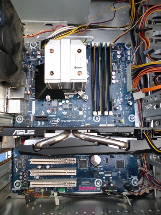 Игровой.Xeon E3-1245 v2 16GB RAM 500GB HD 6850 256 бит корпус алюминий