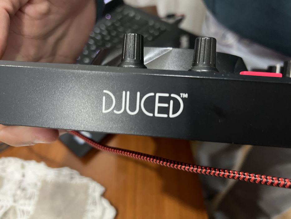 Controlador DJ HERCULES Impulse 300