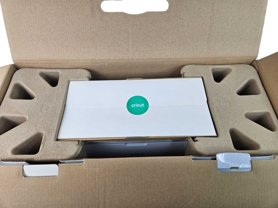 Плоттер Cricut Maker 3