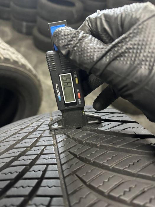 Автошини зимові GOOD YEAR 235/55/17 (2шт) Резина,Колеса,Гума,Скати,