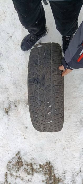 Хорошая зимняя резина R15 195/65 б/у