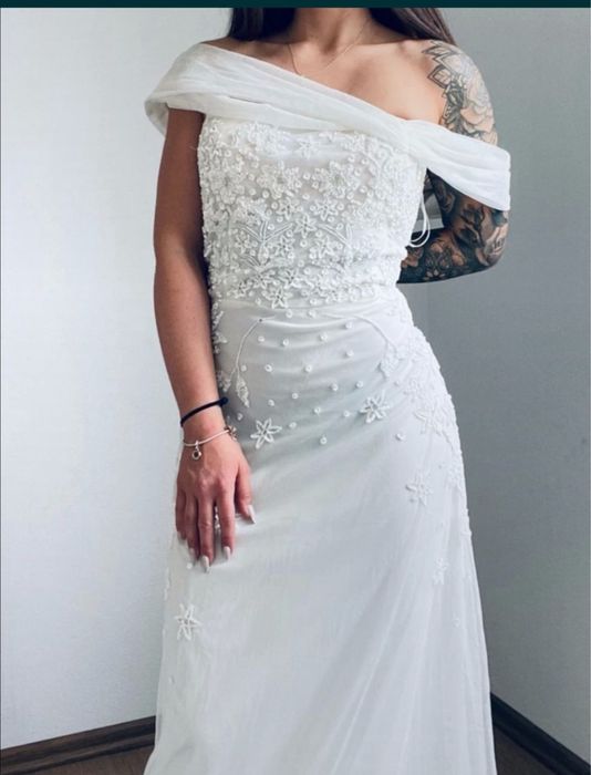 sukienka cekinowa maxi hiszpanka boohoo 44 xxl zdobiona ecru