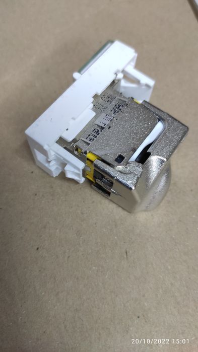 Tomada RJ45 Cat6A STP Legrand 076573