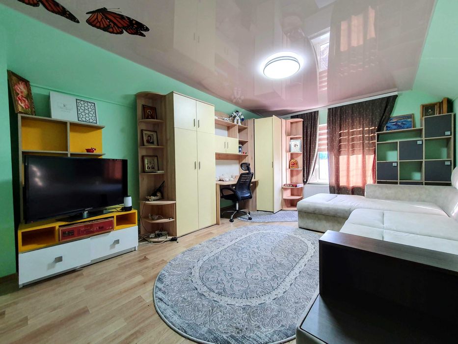 Здається 4-х кімнатний БУДИНОК в ЦЕНТРІ міста р-н вул. ГЕРОЇВ МАЙДАНУ.