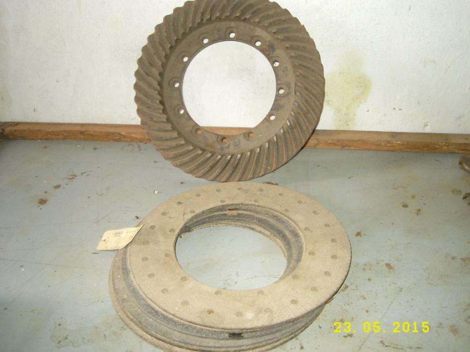 Diverso Material / (Scania 51 e Case)