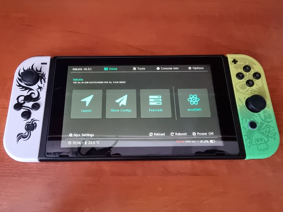 Nintendo Switch V1 lub V2 Chip Picofly CFW Modyfikacja