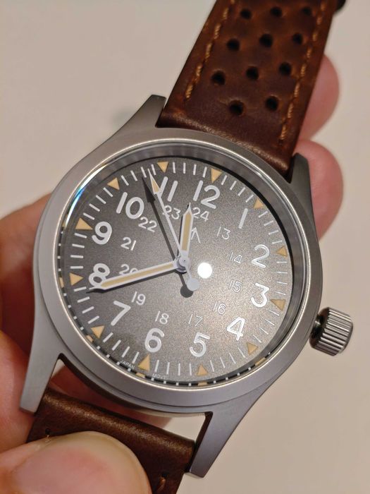Relógio Militado, 38mm, Safira, Mov. VH31, 2 braceletes, 1 pilha, Novo