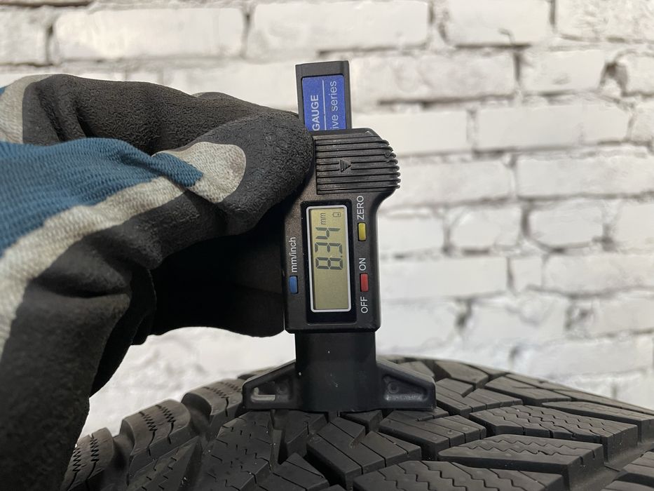 Майже нові зимові шини HANKOOK 225/40 R18 резина Р18