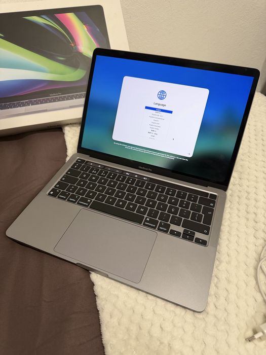 Macbook pro 13” 2020 M1 16 GB 256GB SSD GPU-8-core Cinzento Cideral
