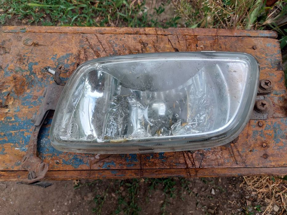 Противотуманка Міцубісі паджеро 3