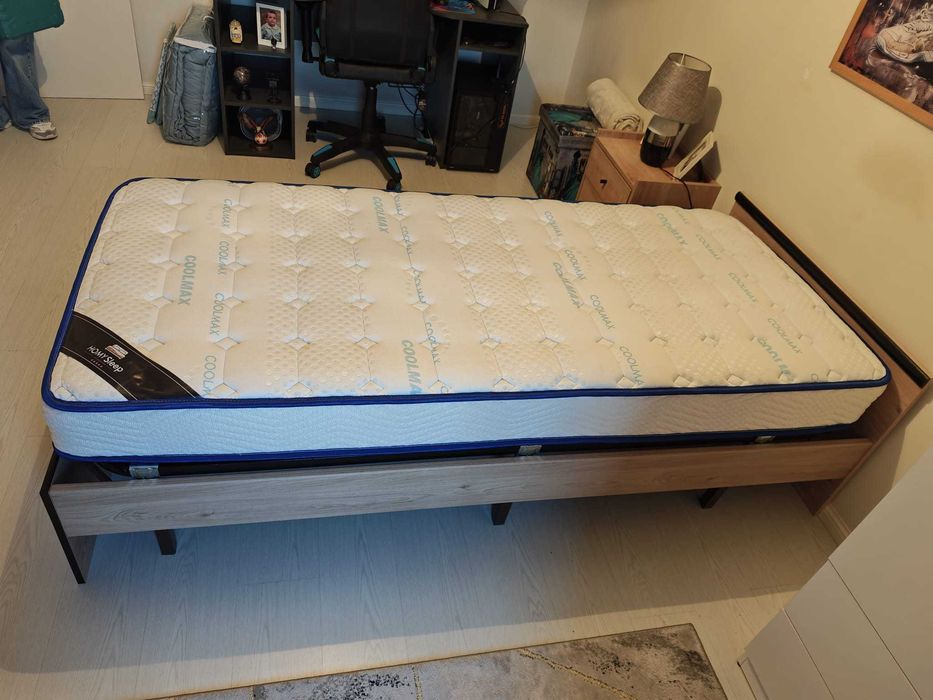 Cama de solteiro c/ arrumação como nova