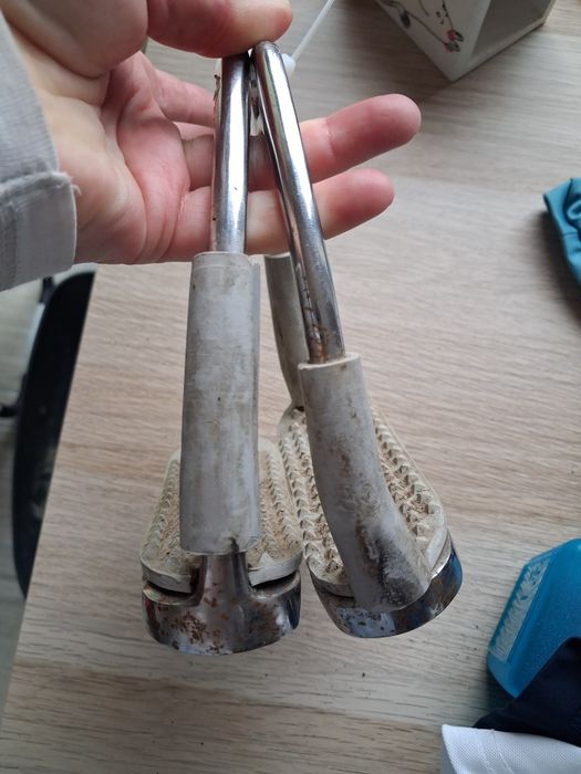 Strzemiona bezpieczne dla dorosłych