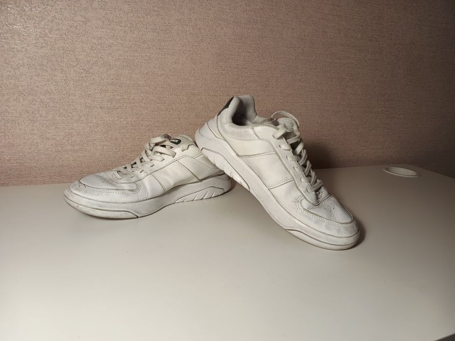 Кросівки Lacoste