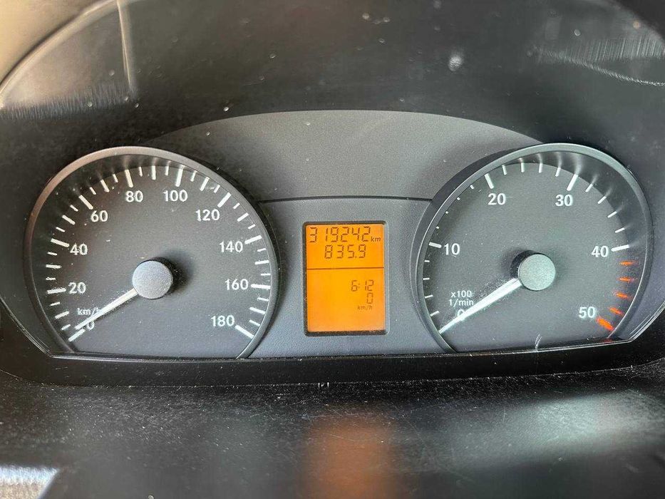 Mercedes-Benz Sprinter 2012
