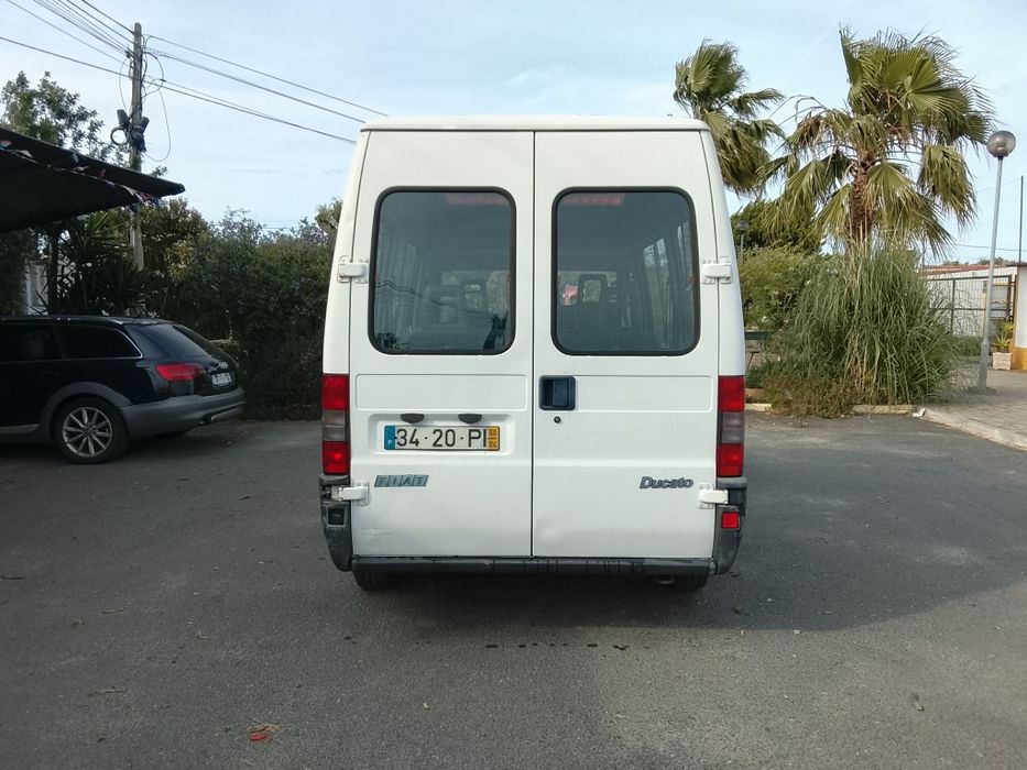 Vendo ou troco carrinha de 9lugare