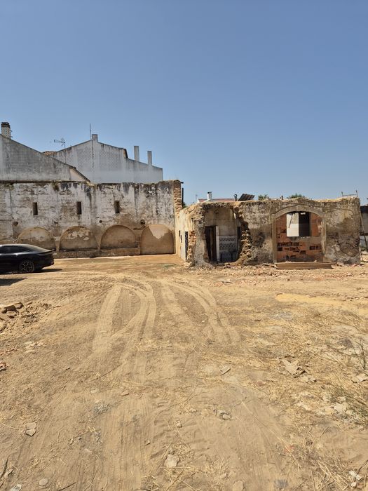 Vendo tereno urbano na centro de Alpiarça  N118 com uma área de 1970 m2